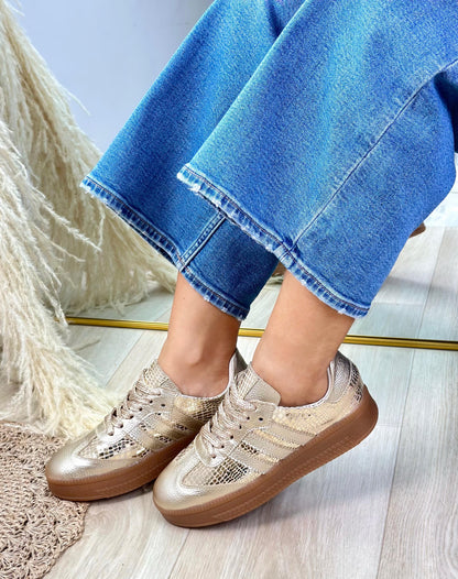 Zapato plateado mujer con textura metálica y suela caramelo – Milán by Manuela López